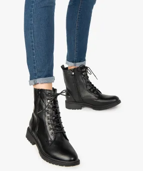 Boots femme unis à semelle crantée et zip décoratif noir