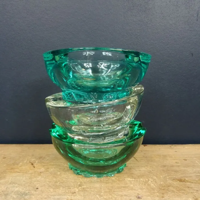 Cendrier en cristal moulé ovale vert - Le palais des bricoles