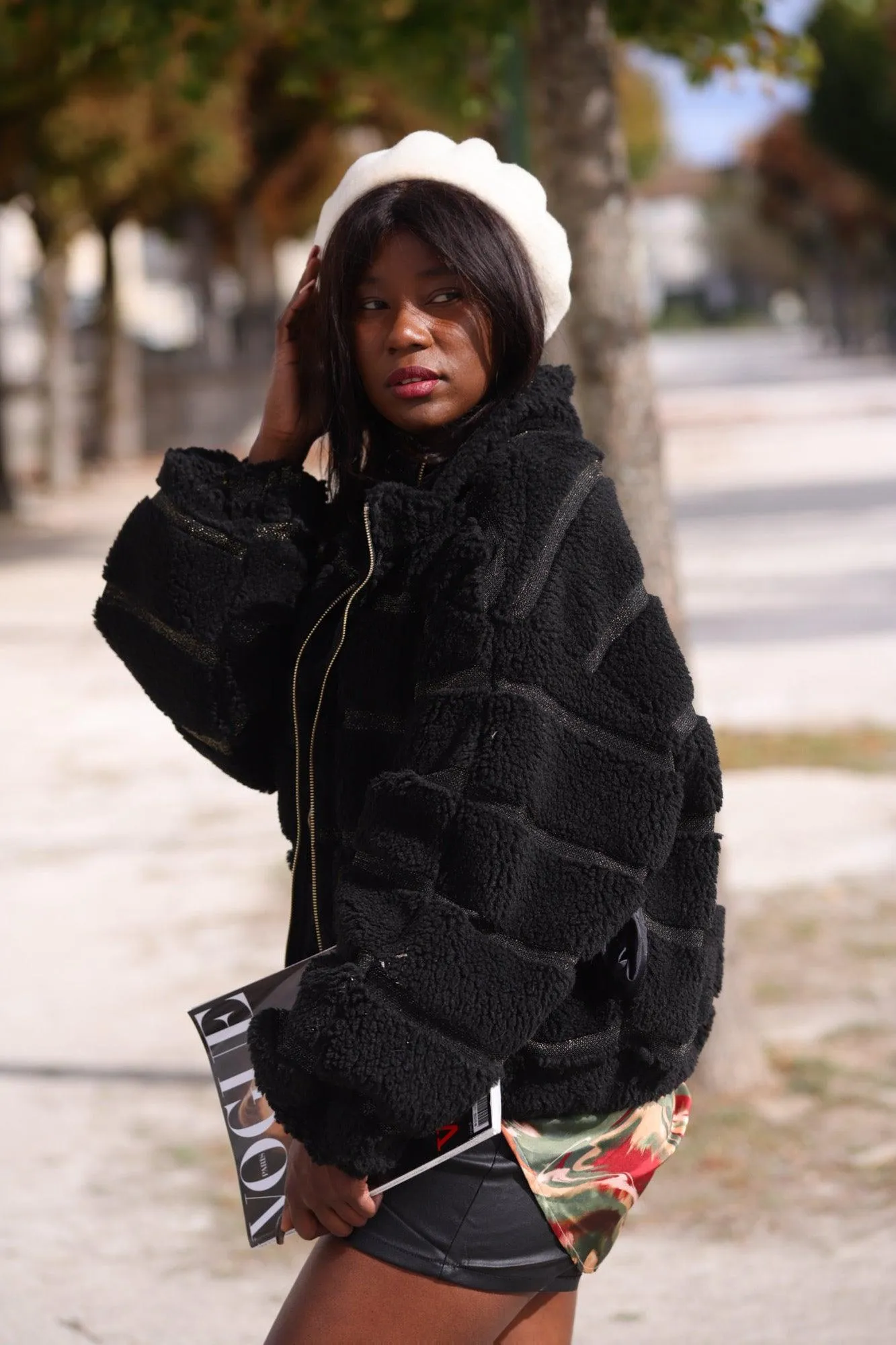 Manteau Aspect Mouton Noir avec Fermeture Zip à l'Avant et 2 Poches
