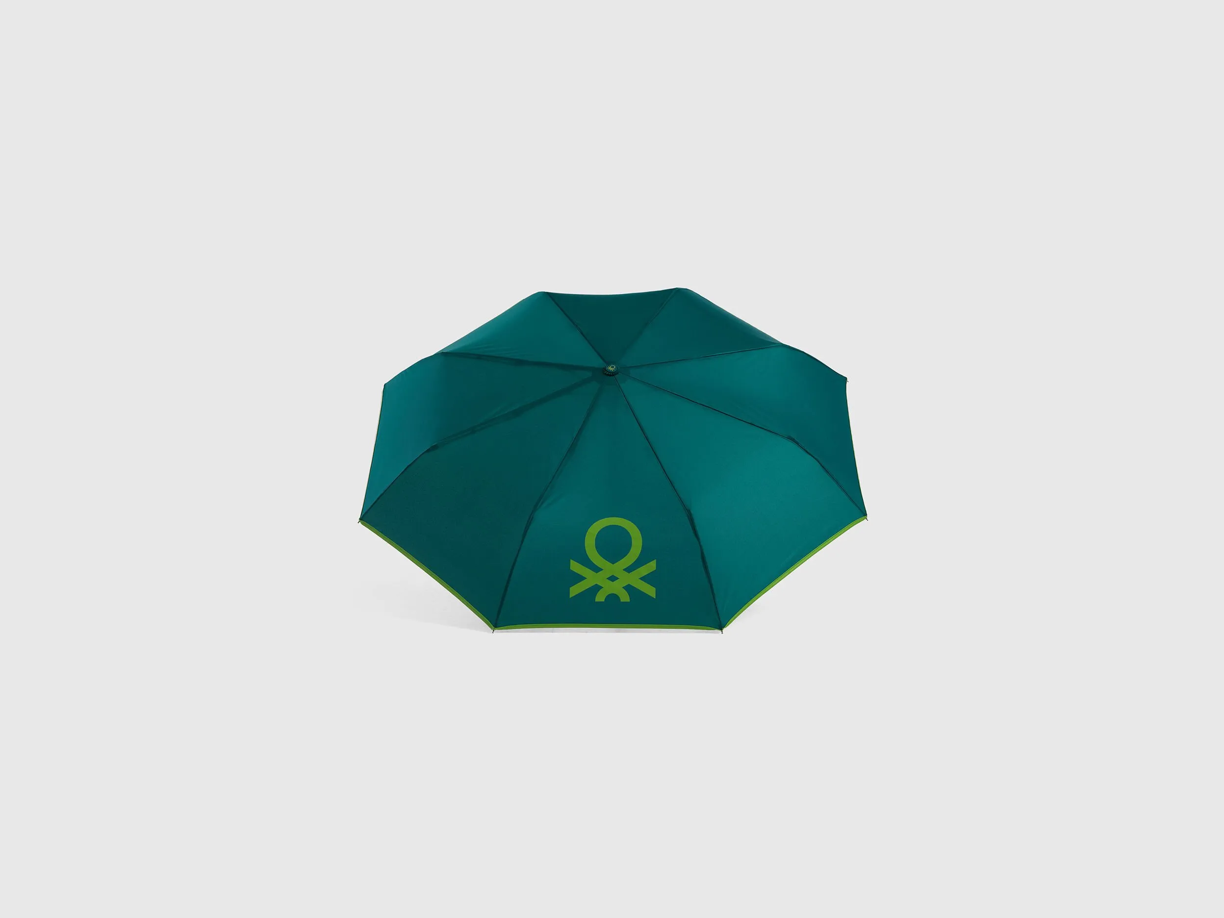 Parapluie vert forêt
