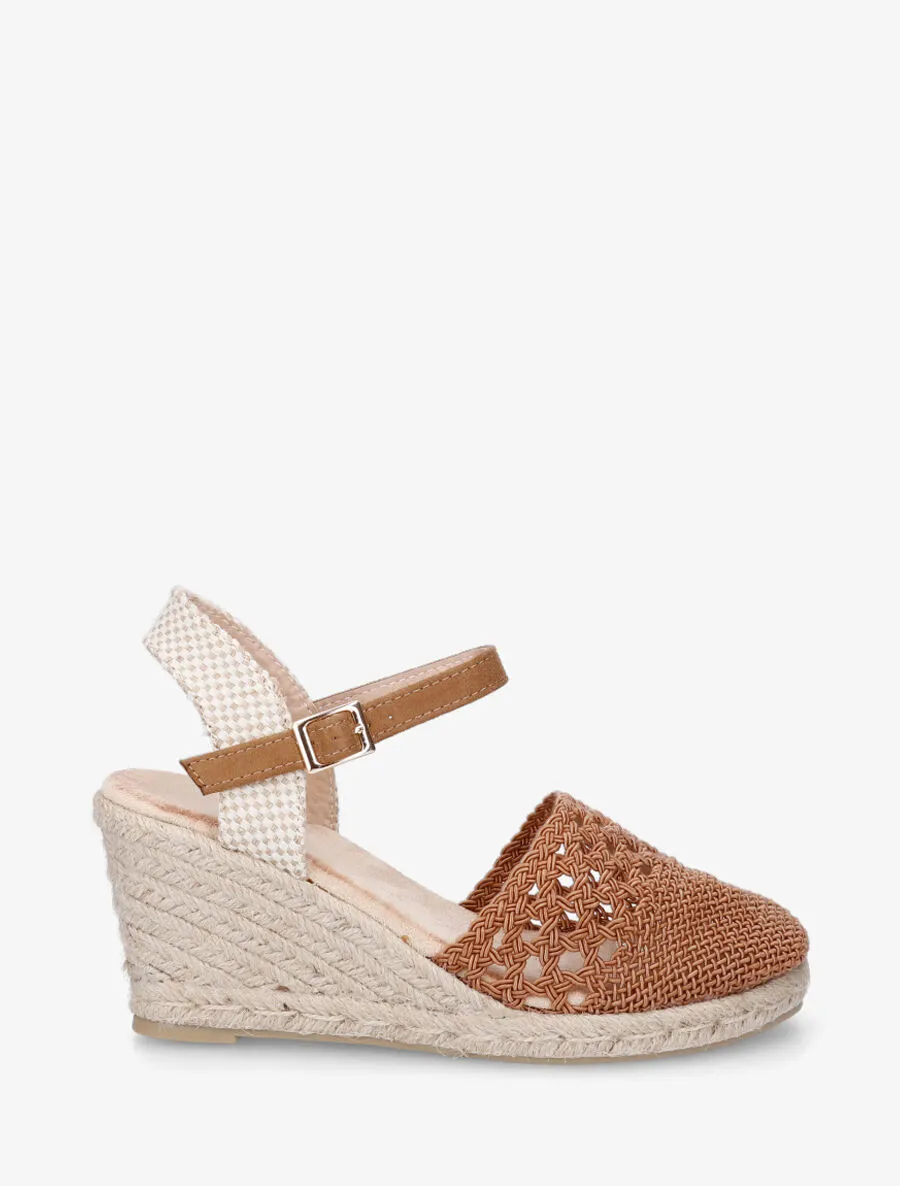 Sandales à ganse en tissu brodé - Camel